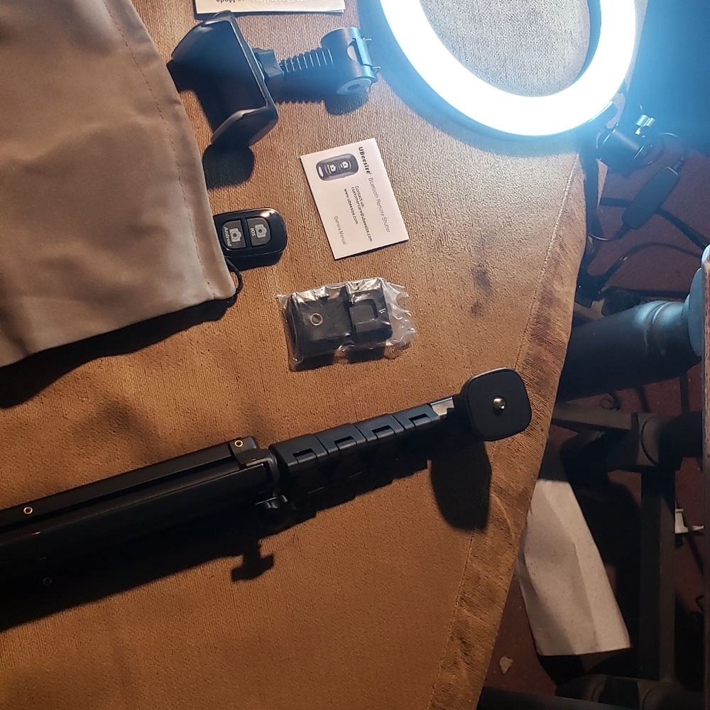 Professional tripod selfie mobile flash.
